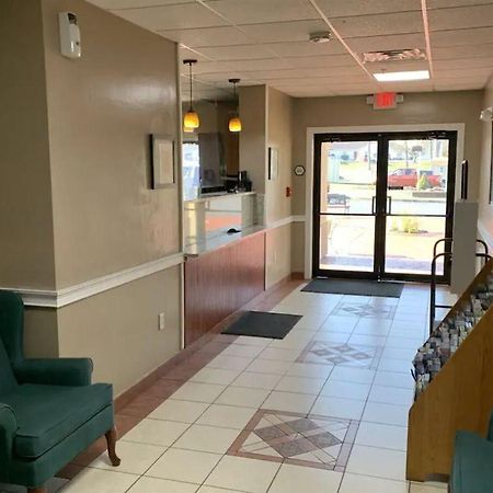 Econo Lodge Inn & Suites Denver Екстер'єр фото
