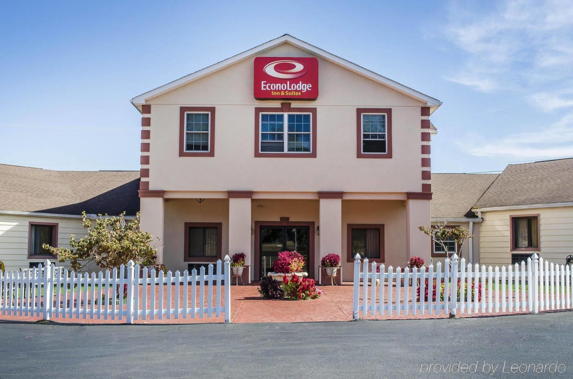 Econo Lodge Inn & Suites Denver Екстер'єр фото