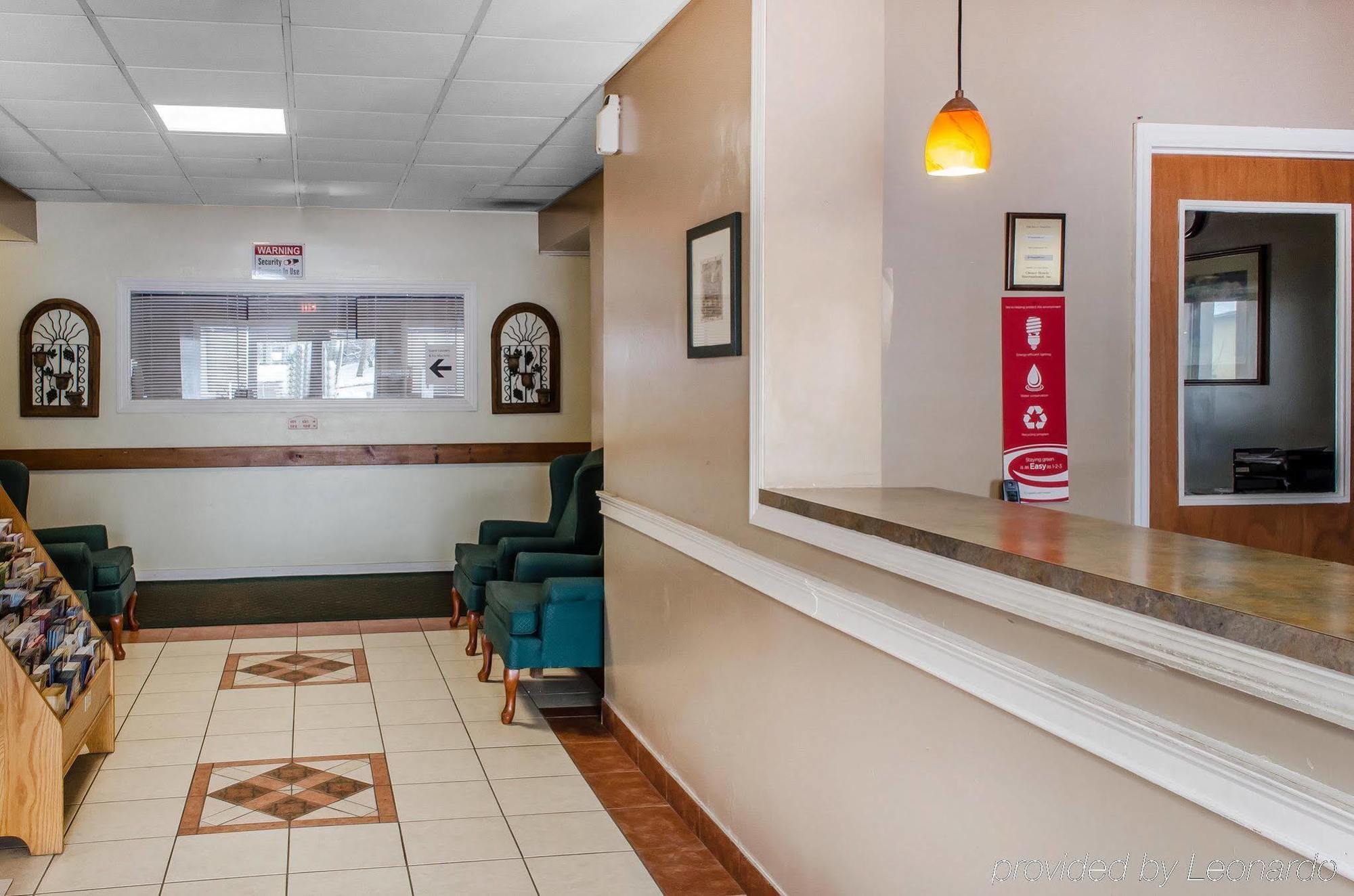 Econo Lodge Inn & Suites Denver Екстер'єр фото