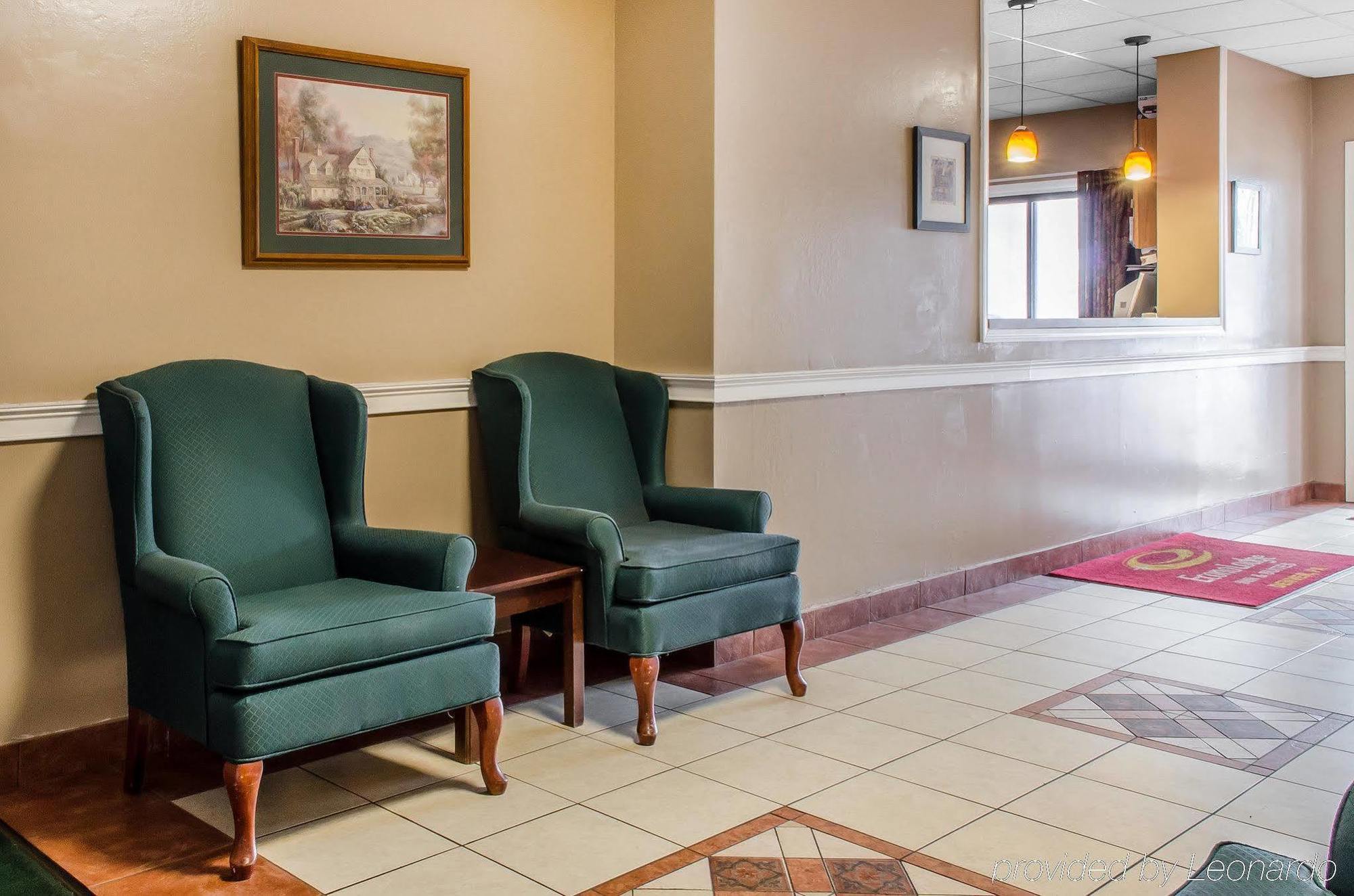 Econo Lodge Inn & Suites Denver Екстер'єр фото