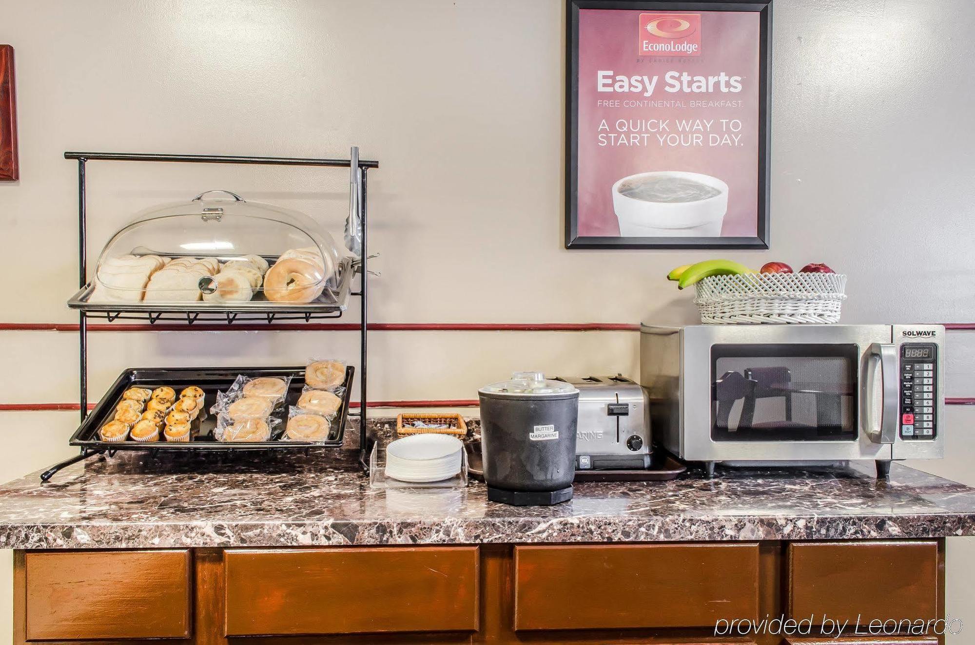 Econo Lodge Inn & Suites Denver Екстер'єр фото