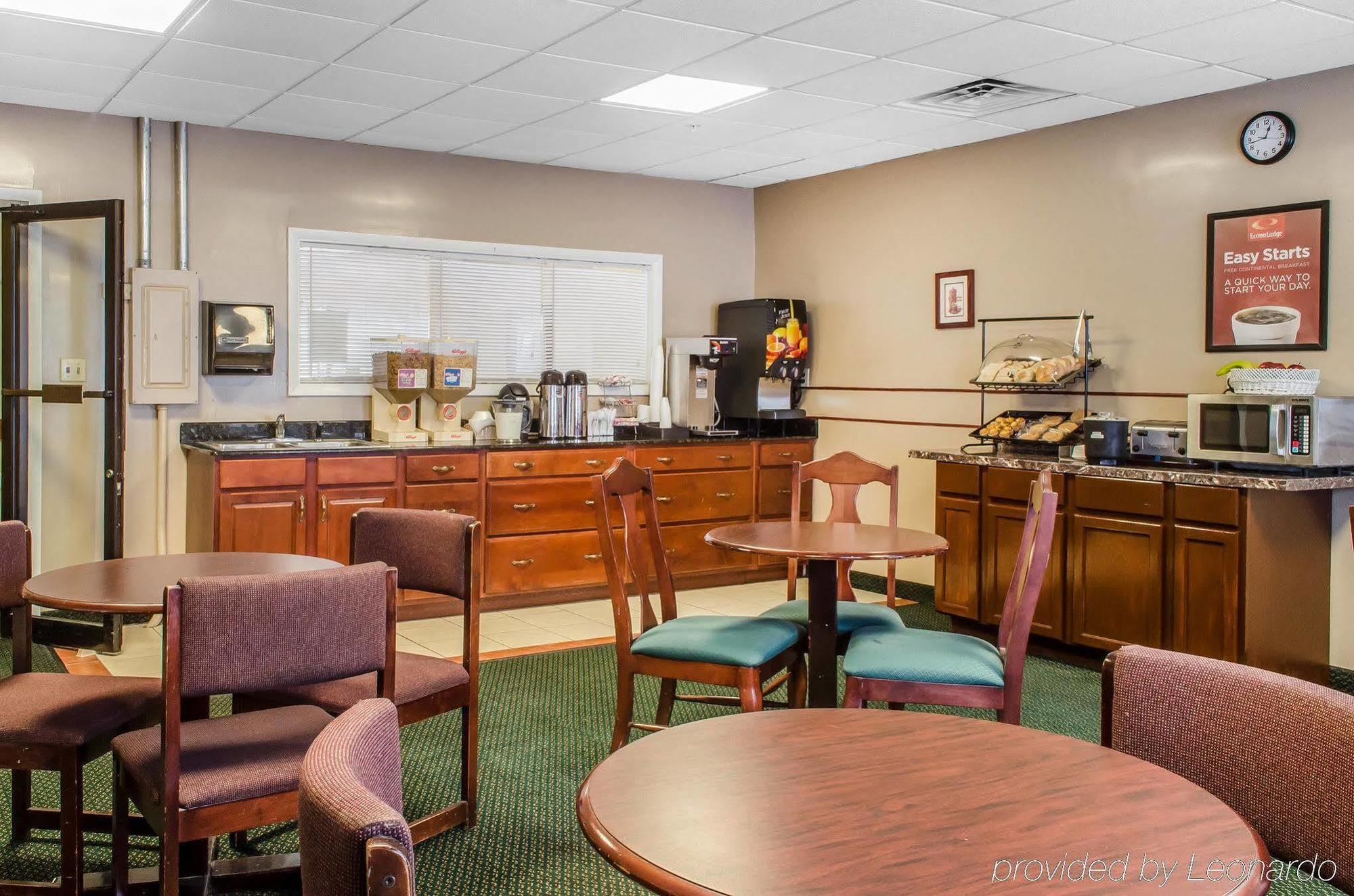 Econo Lodge Inn & Suites Denver Екстер'єр фото