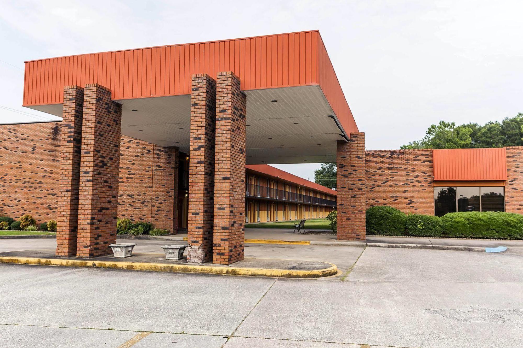 Econo Lodge Inn & Suites Denver Екстер'єр фото